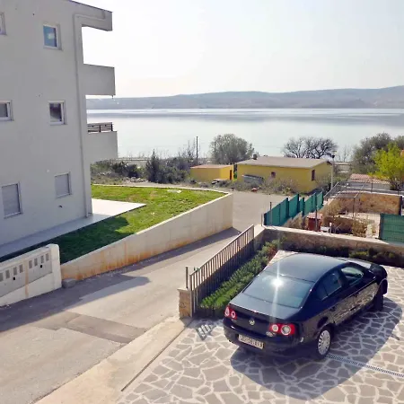 - Paklenica Riviera 34217 סלינה