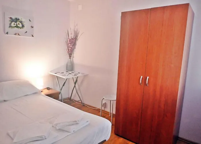- Paklenica Riviera 34217 Селине
