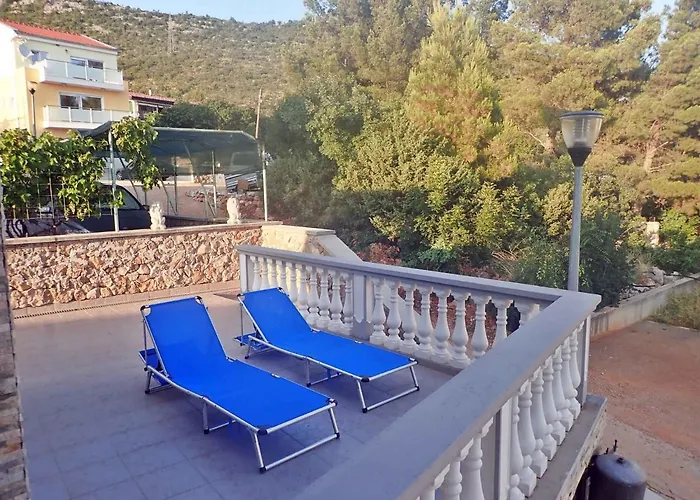 - Paklenica Riviera 34217 *