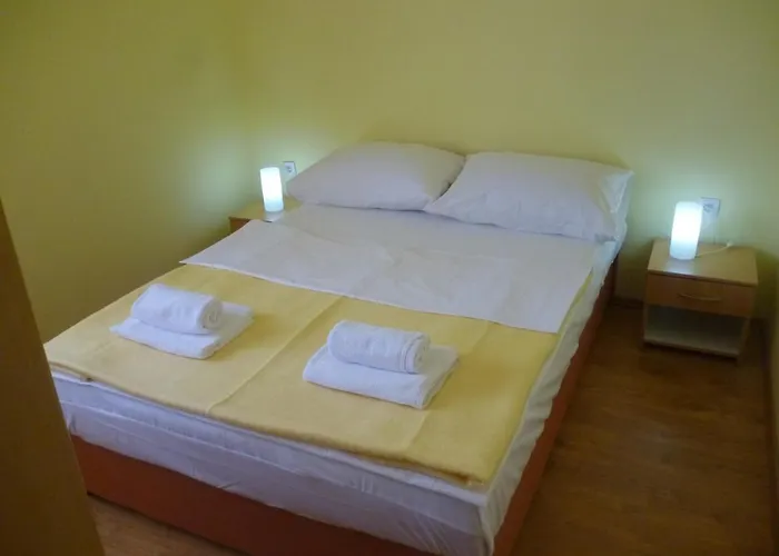 - Paklenica Riviera 34217 *